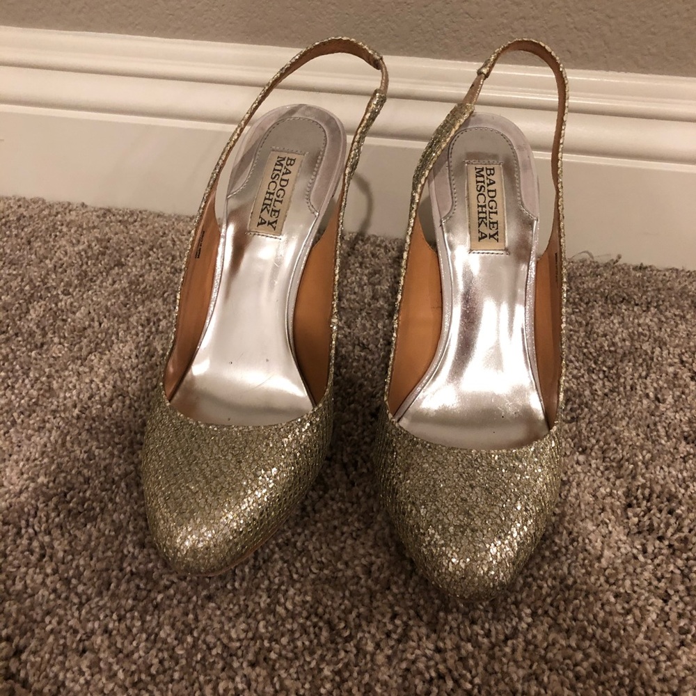 Badgley Mischka sparkle sling back heels size 9